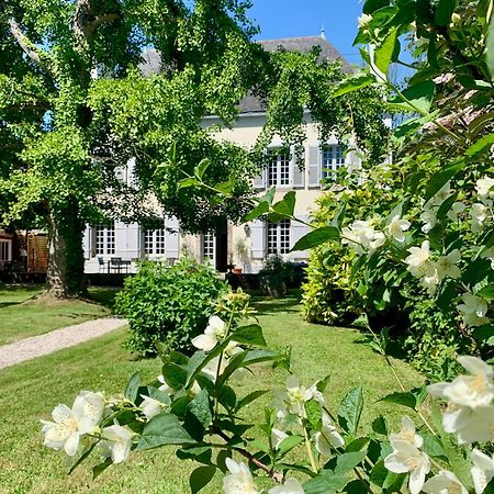 ディナン La Meffrais 1741 Bed & Breakfast エクステリア 写真