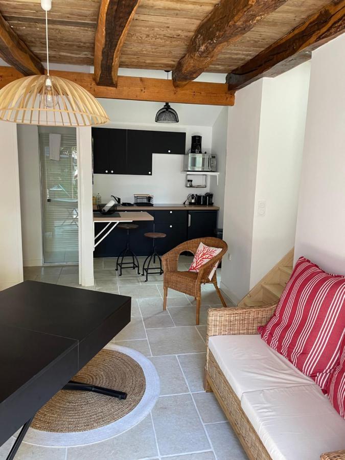 ディナン La Meffrais 1741 Bed & Breakfast エクステリア 写真