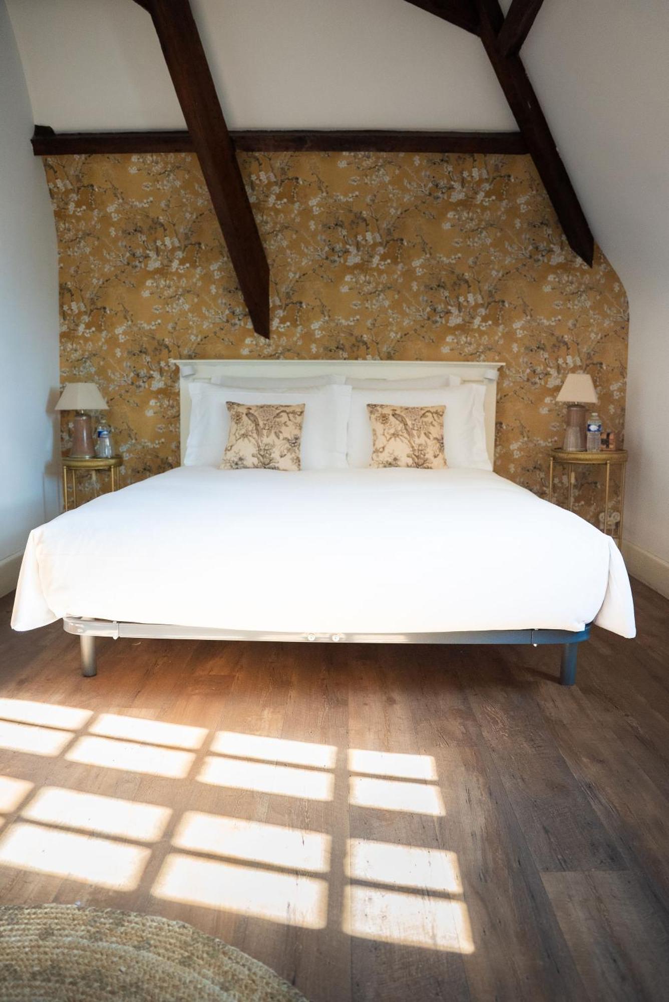 ディナン La Meffrais 1741 Bed & Breakfast エクステリア 写真