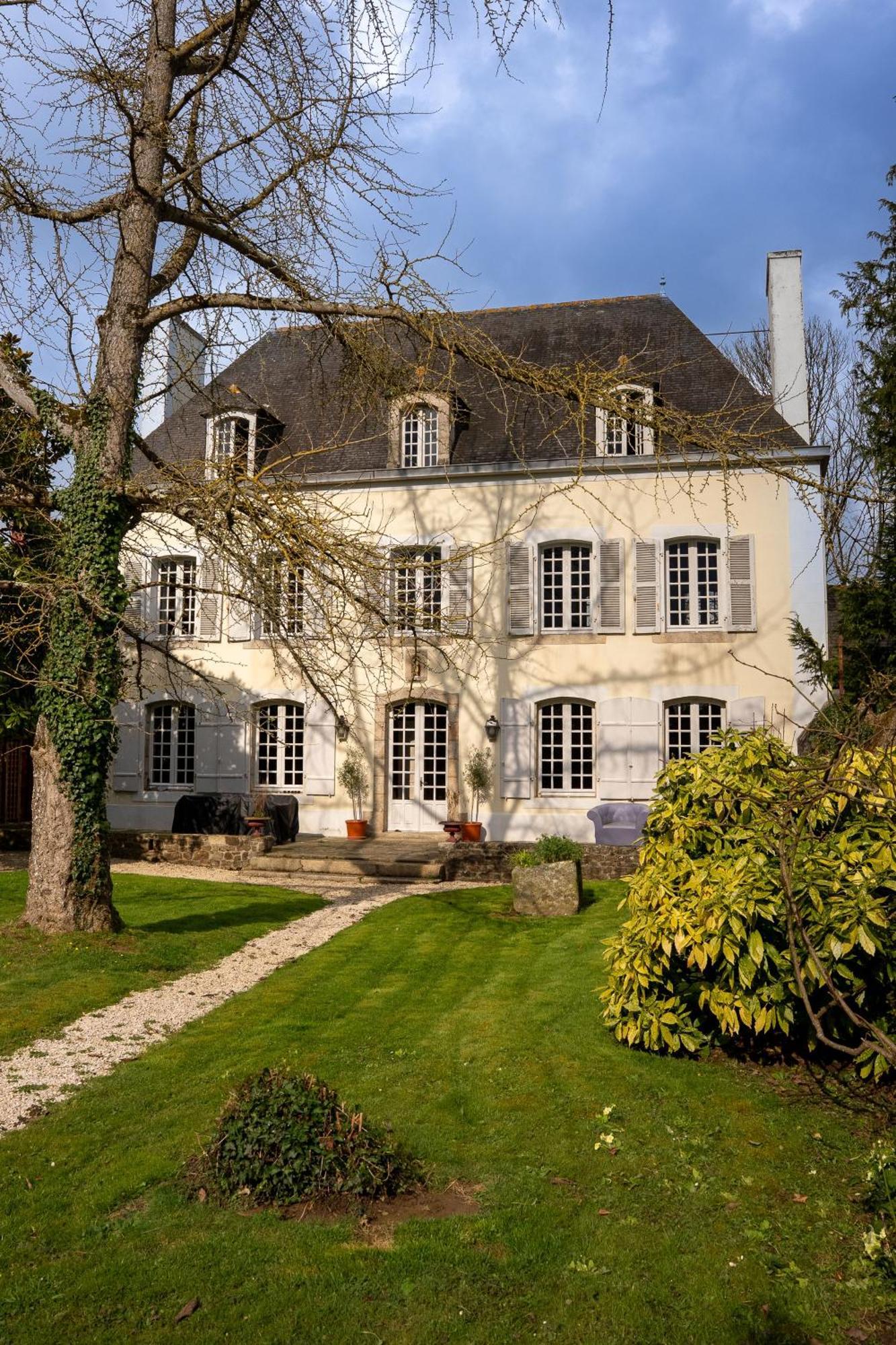 ディナン La Meffrais 1741 Bed & Breakfast エクステリア 写真