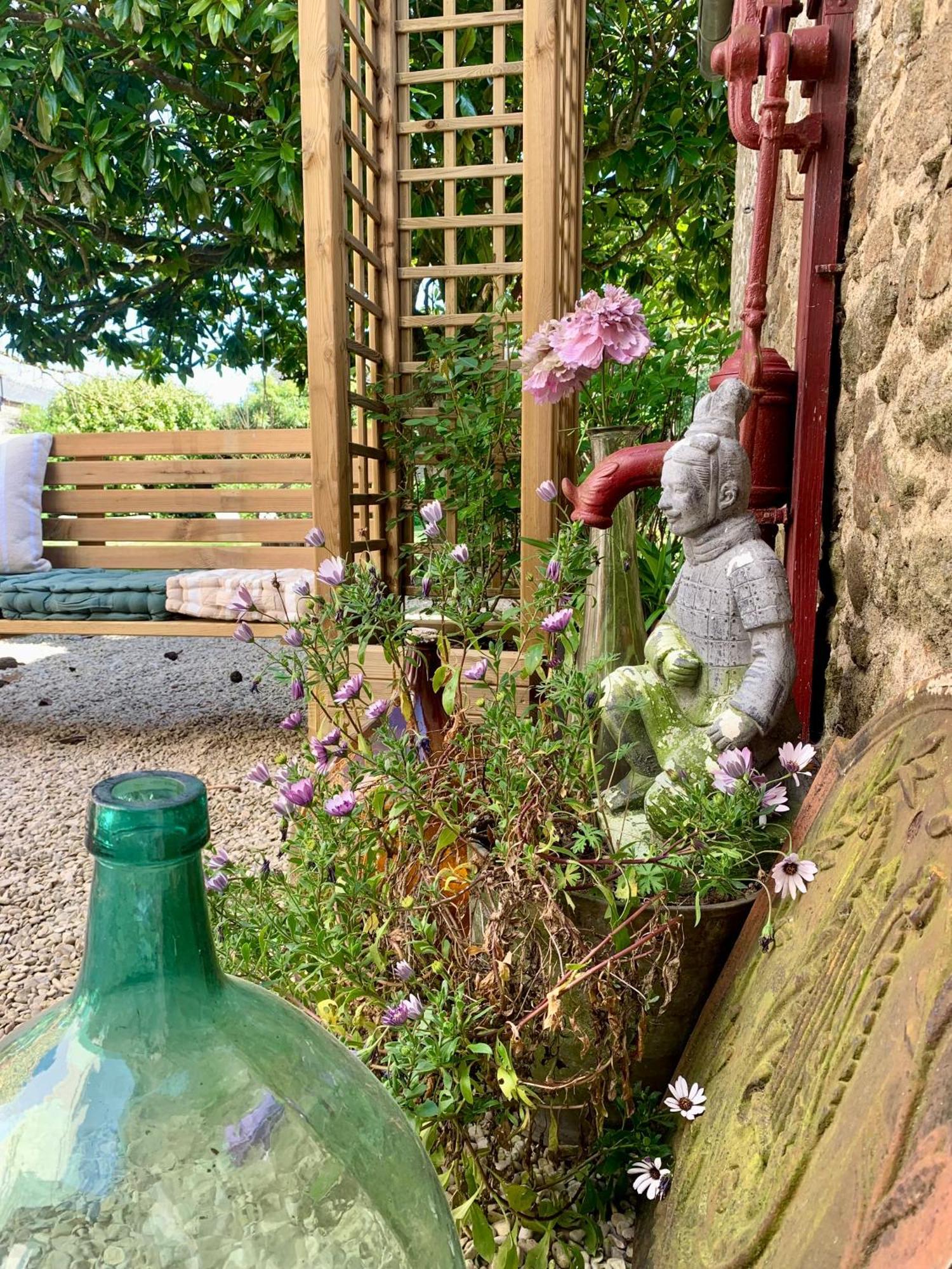 ディナン La Meffrais 1741 Bed & Breakfast エクステリア 写真